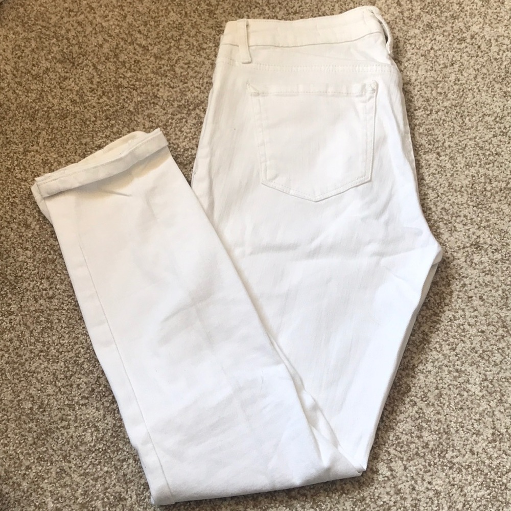 White cropped skinny jeans